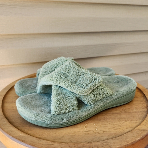 Vionic Shoes - Vionic women's relax green slippers